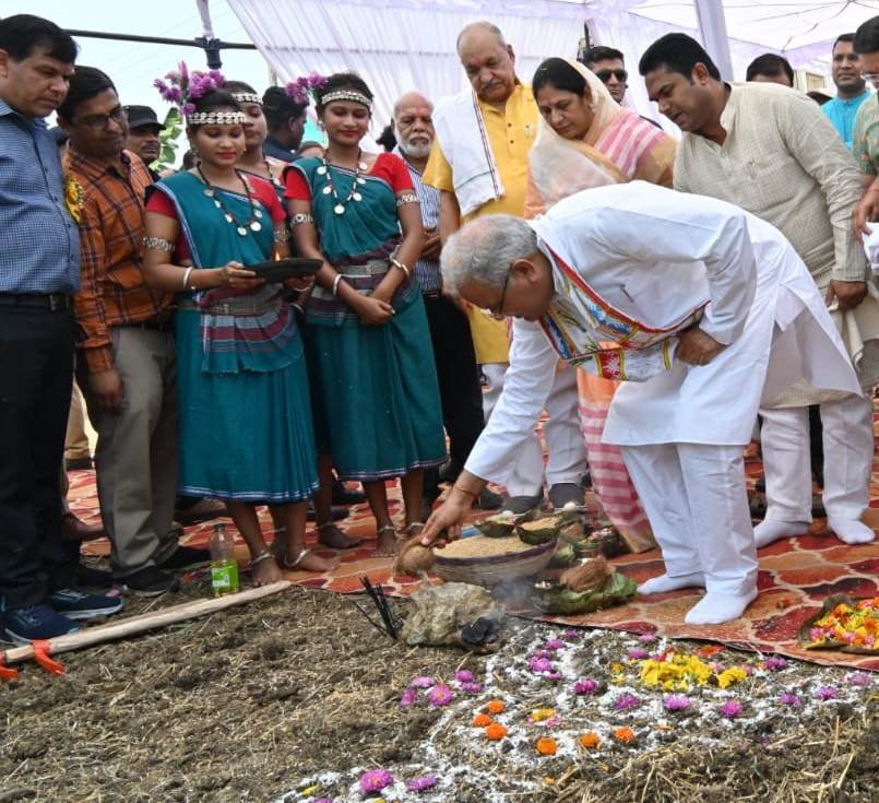 मुख्यमंत्री भूपेश बघेल मानव स्वास्थ्य की तरह धरती माता के स्वास्थ्य की चिंता कर जैविक खेती अपनाएं.... 4