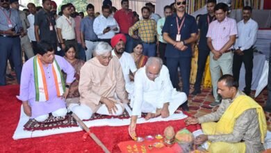 मुख्यमंत्री श्री भूपेश ने आज राजधानी रायपुर के देवेन्द्रनगर में छत्तीसगढ़ इंस्टीट्यूट ऑफ सिकल सेल उत्कृष्टता केन्द्र का भूमिपूजन 17