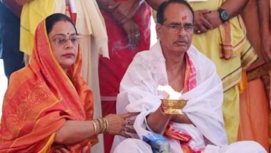मुख्यमंत्री श्री चौहान ने ओंकारेश्वर में वैदिक रीति-रिवाज से पूजा अर्चना की