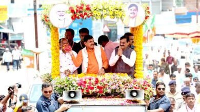 मुख्यमंत्री डॉ.यादव का अमरवाड़ा में हुआ आत्मीय स्वागत 6 मुख्यमंत्री डॉ.यादव का अमरवाड़ा में हुआ आत्मीय स्वागत