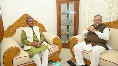 मुख्यमंत्री श्री विष्णु देव साय ने विधानसभा अध्यक्ष डॉ. रमन सिंह