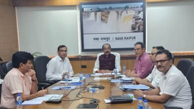 नगरीय निकायों के जनसमस्या निवारण शिविरों में शुरूआती 6 दिनों में मिले साढ़े 26 हजार आवेदन 8 नगरीय प्रशासन विभाग के संचालक श्री कुंदन कुमार ने आज किया औचक निरीक्षण