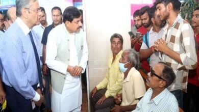 राज्यपाल श्री पटेल की कुशलक्षेम की जानकारी लेने मुख्यमंत्री डॉ. यादव एम्स भोपाल पहुँचे 3 मुख्यमंत्री ने ओपीडी में मौजूद मरीजों और उनके परिजन से की चर्चा