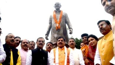 राज्यमंत्री श्रीमती गौर ने स्व. ठाकरे जी की जयंती पर पुष्पांजलि अर्पित की 10 राज्यमंत्री श्रीमती गौर ने स्व. ठाकरे जी की जयंती पर पुष्पांजलि अर्पित की