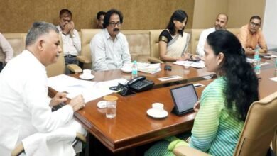 आयुष औषधियों के लिए "औषधि उत्पादन नीति" और मूल्य निर्धारण लिए "औषधि क्रय-विक्रय नीति" बनाई जाए : आयुष मंत्री श्री परमार 8 आयुष मंत्री ने मंत्रालय में आयुष विभाग की समीक्षा की