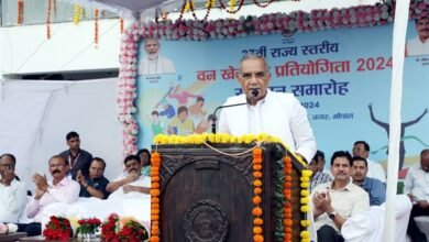 वन विभाग के खिलाड़ियों की खेल सुविधा विस्तार के लिये आवश्यक कदम उठाये जायेंगे: वन मंत्री श्री रावत 9 जीवन में स्वस्थ रहने के लिये खेल बहुत आवश्यक