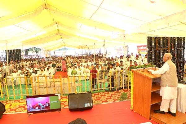 भारिया जनजातीय समुदाय के संवाद कार्यक्रम को राज्यपाल श्री पटेल ने किया संबोधित