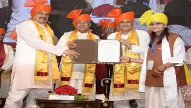 माता-पिता-गुरूजनों का सम्मान और सत्य का पालन करें विद्यार्थी : राज्यपाल श्री पटेल 6 माता-पिता-गुरूजनों का सम्मान और सत्य का पालन करें विद्यार्थी