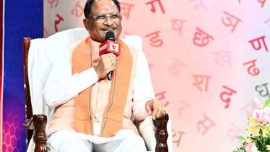 मुख्यमंत्री श्री विष्णु देव साय के हाथों 12वीं बोर्ड के टॉपर विद्यार्थियों का सम्मान