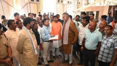 मुख्यमंत्री डॉ. यादव के कैबिनेट बैठक सिंग्रामपुर में रखने के फैसले के लिए आभारी हूं : मंत्री श्री पटेल 3 मंत्री श्री पटेल ने कार्यक्रम स्थल की तैयारियों का लिया जायजा