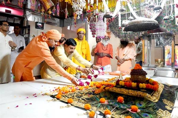 मुख्यमंत्री डॉ. यादव ने हरियाणा में बाबा मस्तनाथ की समाधि पर श्रद्धा सुमन अर्पित किए