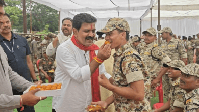 मुख्यमंत्री श्री विष्णु देव साय ने जवानो की हौसला अफजाई करने के लिए भेजा मंत्रीगणों को 5 मुख्यमंत्री श्री विष्णु देव साय ने जवानो की हौसला अफजाई करने के लिए भेजा मंत्रीगणों को