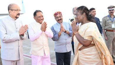 रायपुर : राष्ट्रपति श्रीमती द्रौपदी मुर्मु को भावभीनी विदाई 2 राष्ट्रपति श्रीमती द्रौपदी मुर्मु को भावभीनी विदाई