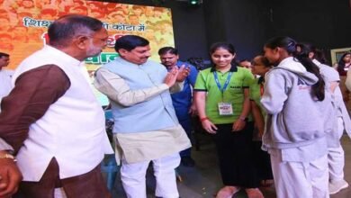 किसी भी पद पर रहे, मित्रता भाव हमेशा बनाए रखना