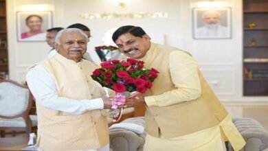 मुख्यमंत्री डॉ.यादव ने दीपावली की मंगलकामनाओं के साथ मंत्री, जन-प्रतिनिधियों और नागरिकों से की भेंट 9 मुख्यमंत्री निवास में हुई दीपावली के पर्व पर भेंट