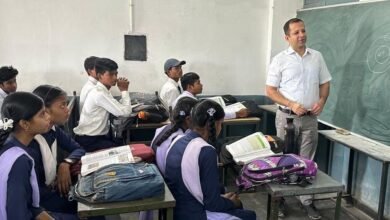 रायपुर : शिक्षा सचिव श्री सिद्धार्थ कोमल सिंह परदेशी ने निभाई शिक्षक की भूमिका 9 शिक्षा सचिव श्री सिद्धार्थ कोमल सिंह परदेशी ने निभाई शिक्षक की भूमिका