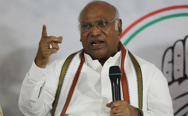 "महाकुंभ के स्नान को लेकर खरगे के बयान से बीजेपी ने किया विरोध" 1