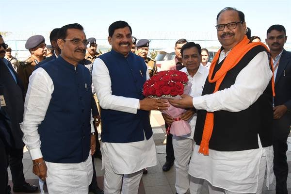 मुख्यमंत्री डॉ. यादव को जापान यात्रा के लिए दीं शुभकामनाएं 1