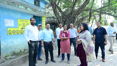 आयुक्त अबिनाश मिश्रा प्रकाश व्यवस्था, शौचालय सहित सभी मतदान केन्द्रोँ के सम्पूर्ण परिसरों को स्वच्छ बनाने दिए निर्देश 14