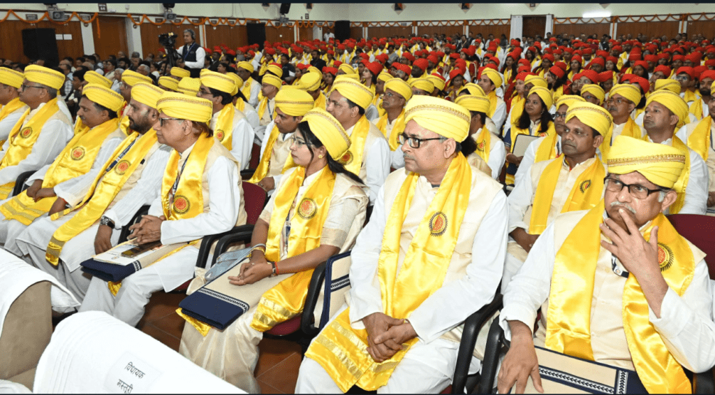नये भारत में युवाओं के लिए धरती से लेकर आकाश तक कामयाबी के हैं असीमित अवसर : उपराष्ट्रपति श्री जगदीप धनखड़ 4