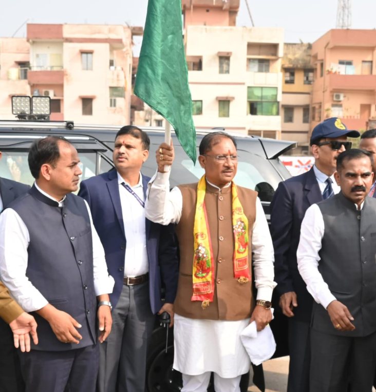 वाहन चलाते समय यातायात नियमों का करें अवश्य पालन - मुख्यमंत्री श्री साय 1