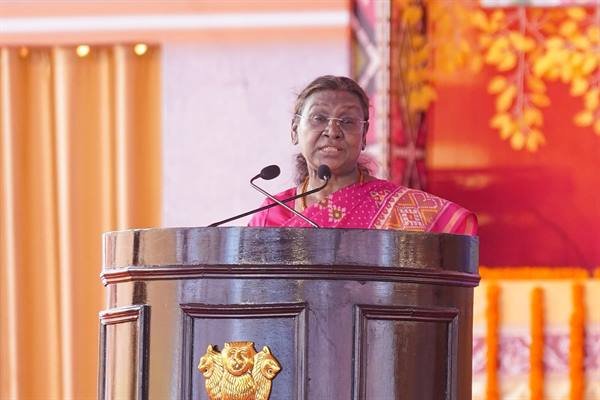 सामाजिक समरसता बढ़ाने के लिए संत समाज हरसंभव प्रयास करे : राष्ट्रपति श्रीमती मुर्मु 1