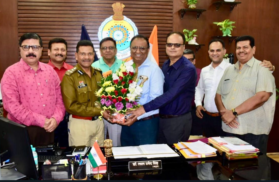 रायपुर पुलिस ने 36 घंटे में सुलझाई 60 लाख की डकैती, रोटरी क्लब ऑफ रायपुर ग्रेटर ने एसपी लाल उम्मेद सिंह का किया सम्मान 1