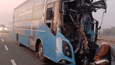 दिल्ली-मुंबई एक्सप्रेसवे पर बस-ट्राले की टक्कर, मंदसौर के दंपती की दर्दनाक मौत 10