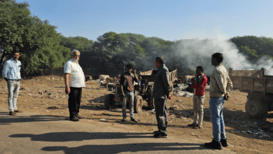 ट्रेक्टर ट्राली कचरा डालते देख , जोन प्रभारी अधिकारी एवं उपायुक्त और जोन 9 कमिश्नर ने तत्काल पकड़कर किया जब्त 1