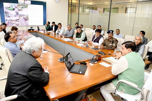 सिंहस्थ - 2028 के प्रबंधन में आर्टिफिशियल इंटेलीजेंस सहित अद्यतन तकनीकों का उपयोग हो : मुख्यमंत्री डॉ. यादव 1