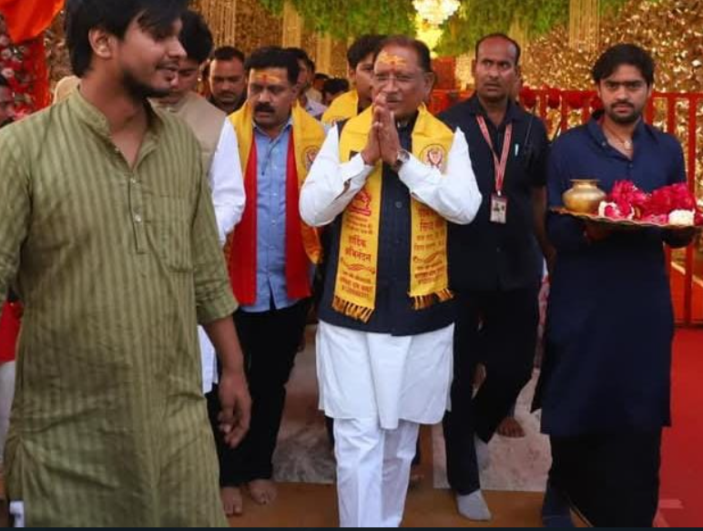 मुख्यमंत्री साय छत्तीसगढ़ की एक-एक जनता के हित के लिए कार्य कर रहे हैं - बाबा बागेश्वर 1