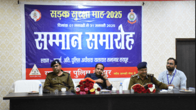 ट्रैफिक वार्डन के रूप में काम करने वाले राष्ट्रीय सेवा योजना के छात्र छात्राएं रेड क्रॉस सोसायटी से जुडे़ंः डॉ गौरव कुमार सिंह, कलेक्टर रायपुर 7