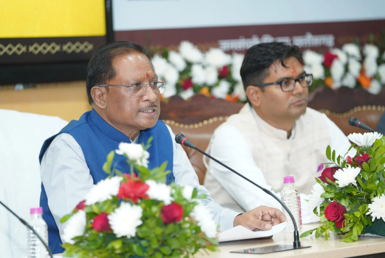छत्तीसगढ़ बजट 2025: पेट्रोल के रेट में एक रुपए की कमी, कर्मचारियों का डीए बढ़ा—किसानों और उद्योगों को भी होगा फायदा 1
