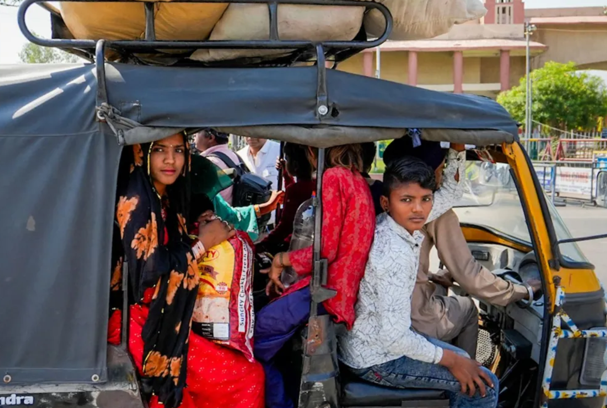पहलगाम आतंकी हमले के बाद 1,000 से ज्यादा भारतीयों ने पाकिस्तान छोड़ा, लौटे वतन 1
