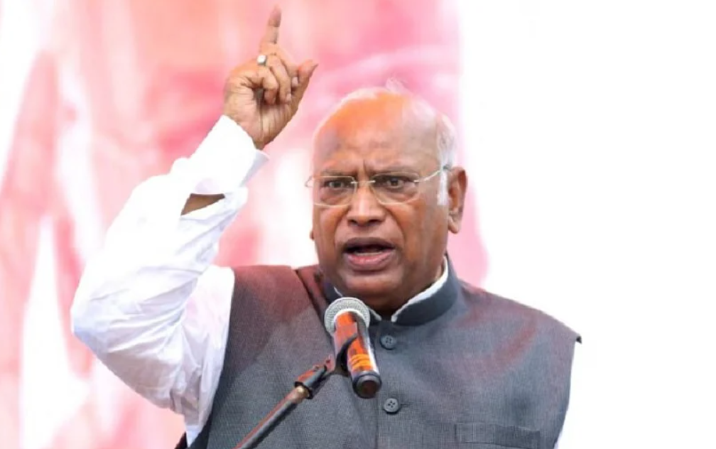 "खड़गे का आरोप – अंबेडकर को लेकर मोदी सरकार की बातें सिर्फ जुबानी, काम जीरो" 1