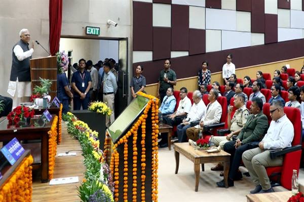निष्ठा, धैर्य के साथ न्याय संगत दलील देना लोक अभियोजक का दायित्व: राज्यपाल श्री पटेल 1