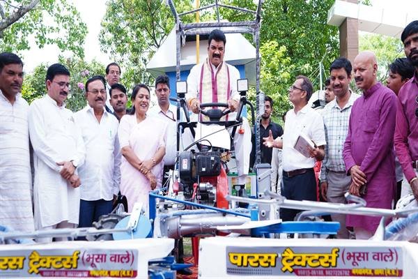 किसानों को आर्थिक रूप से समृद्धि करने सरकार प्रतिबद्ध : मंत्री श्री राजपूत 1