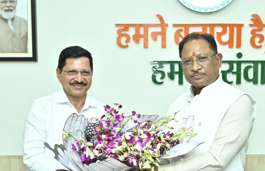 मुख्यमंत्री विष्णु देव साय से एसईसीएल के नवनियुक्त सीएमडी हरीश दुहन ने की सौजन्य भेंट 1