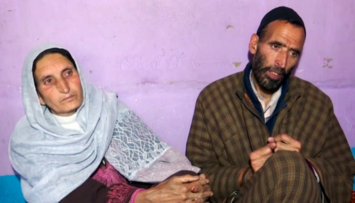 'बड़ा बेटा चला गया, अब मैं ही बाकी हूं' — आदिल के पिता की आंखों से छलका दर्द 1