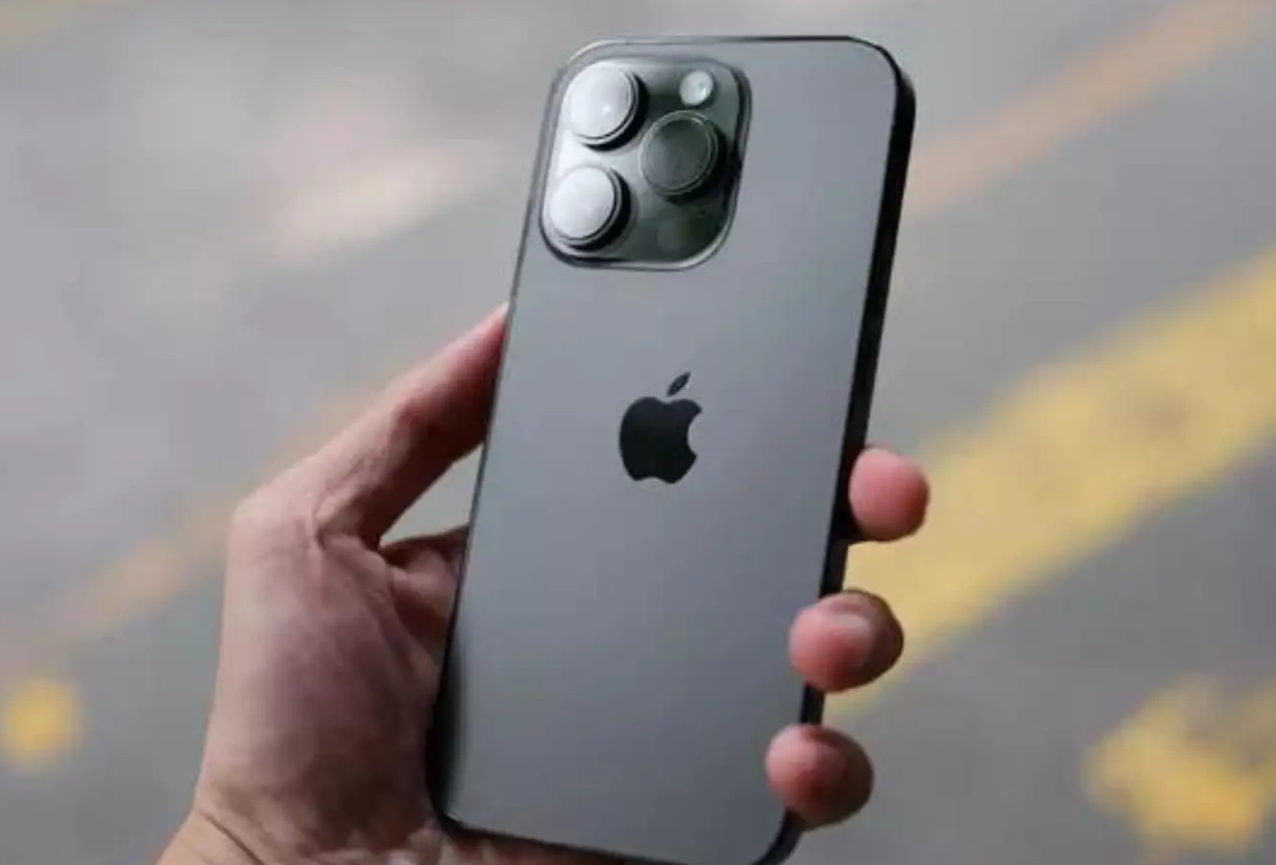 iPhone यूज़र्स सावधान! Apple ने दी चेतावनी, तुरंत करें ये अपडेट वरना खतरा 1