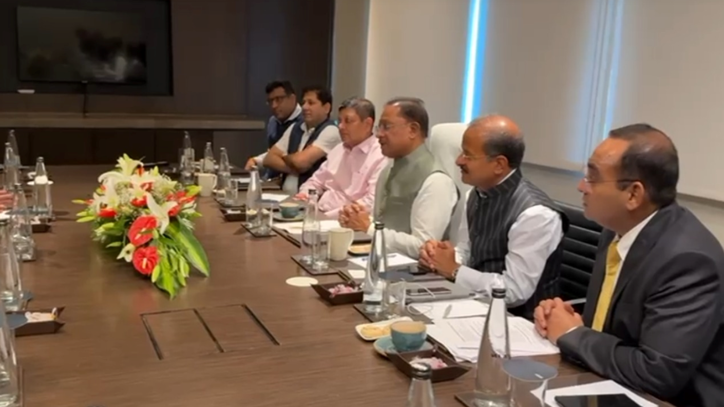 छत्तीसगढ़ में प्लस-साइज़ फैशन यूनिट लगाएगी SizeUp कंपनी, सीएम साय से की मुलाक़ात 1