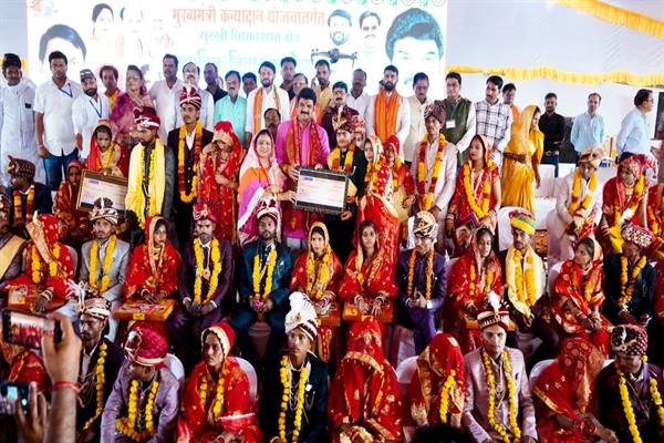शादी प्रेम और अपनत्व का बंधन है, इसे समर्पण के साथ निभाएं : खाद्य मंत्री श्री राजपूत 1