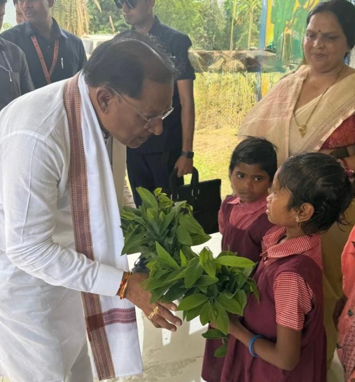 मुख्यमंत्री श्री विष्णु देव साय पहुंचे दंतेवाड़ा जिले के ग्राम मुलेर : छत्तीसगढ़ के अंतिम छोर पर पहुंचा सुशासन तिहार 2