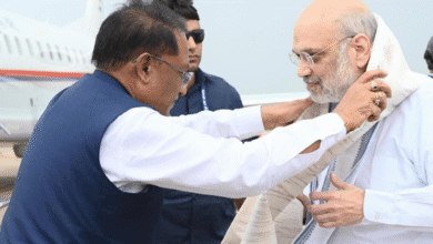 केंद्रीय गृह मंत्री अमित शाह के छत्तीसगढ़ आगमन पर मुख्यमंत्री विष्णुदेव साय ने स्वामी विवेकानंद एयरपोर्ट पर किया स्वागत 1